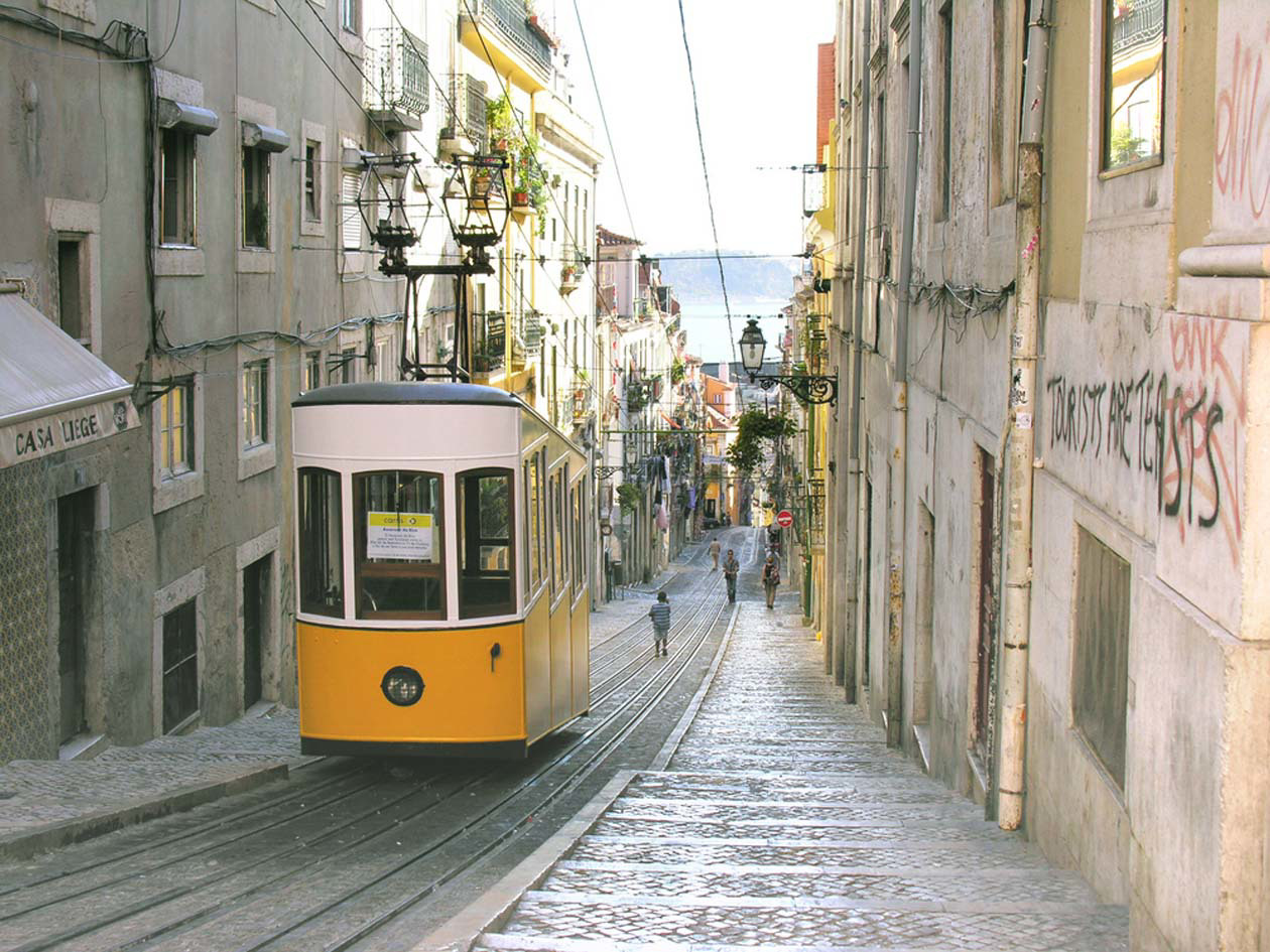 Lisbona_Avion Tourism Magazine