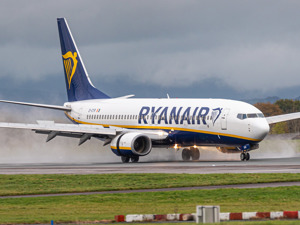 Ryanair festeggia 20 anni in Puglia