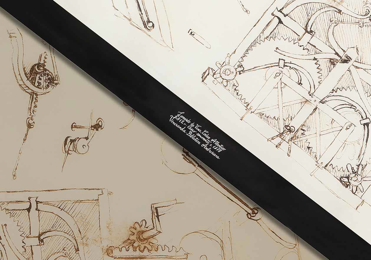 Foulard Dolce&Gabbana Alta Sartoria Atlantico. Leonardo da Vinci, Codice Atlanticof. 812 r: Carro semovente Penna e inchiostro, c. 1478. Copyright © Dolce&Gabbana