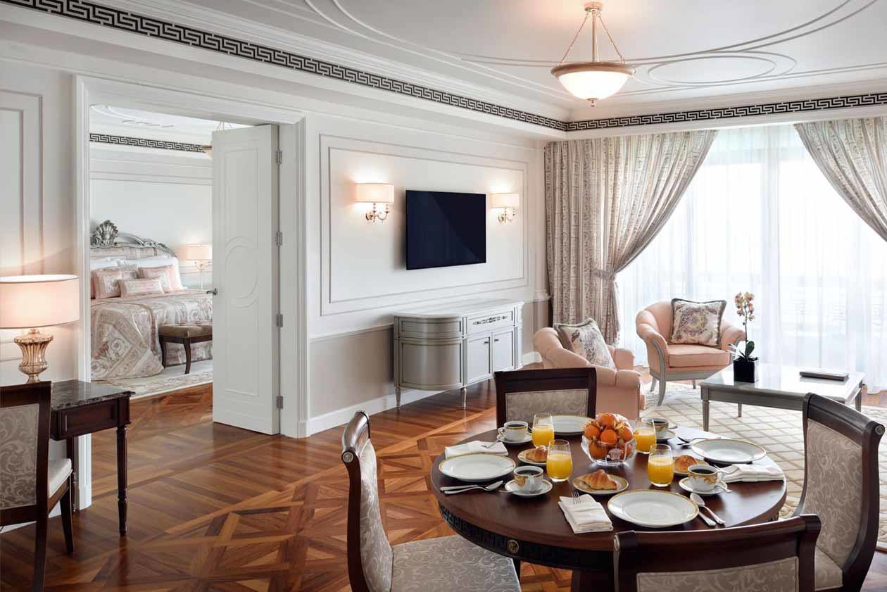 Grand suite. Copyright © Palazzo Versace Dubai.