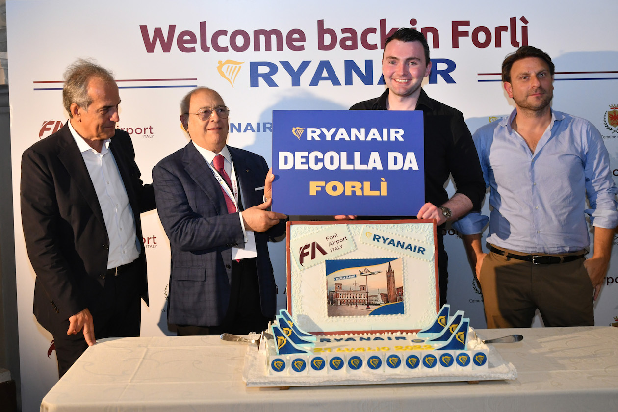 Ryanair vola dall'aeroporto di Forlì