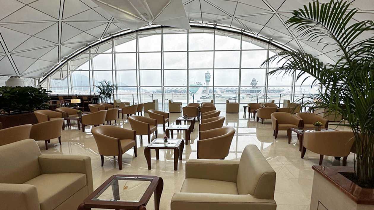 Emirates Lounge all'Hong Kong International Airport. Copyright © Emirates Airlines / The Emirates Group