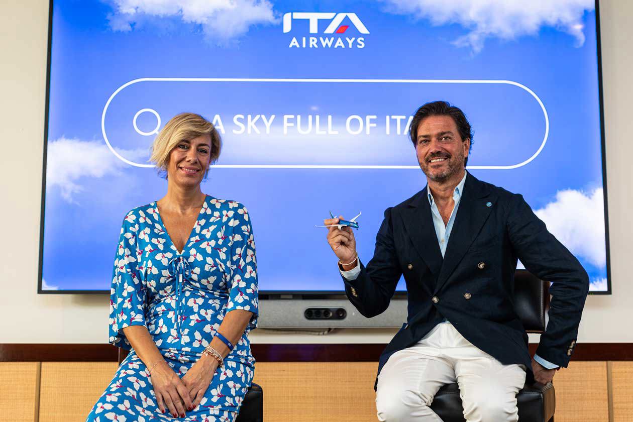 Simona Maggini, CEO di VMLY&R Italy, e Giovanni Perosino, Chief Marketing Officer di ITA Airways.. Copyright © ITA Airways.