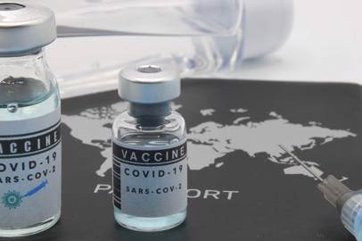 IATA: accettare passeggeri vaccinati per riaprire le frontiere