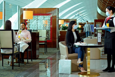  Emirates riapre oltre 20 lounge aeroportuali