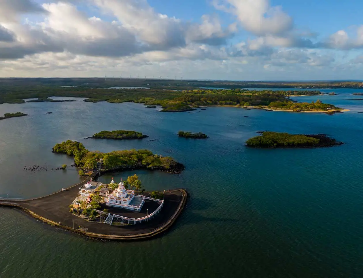 CULTURE, Sagar Shiv Mandir temple. Copyright © Mauritius Tourism Promotion Authority