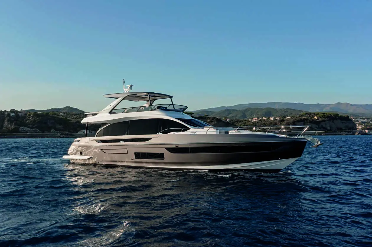 Azimut New Fly 72_profile Copyright © Ufficio Stampa Azimut