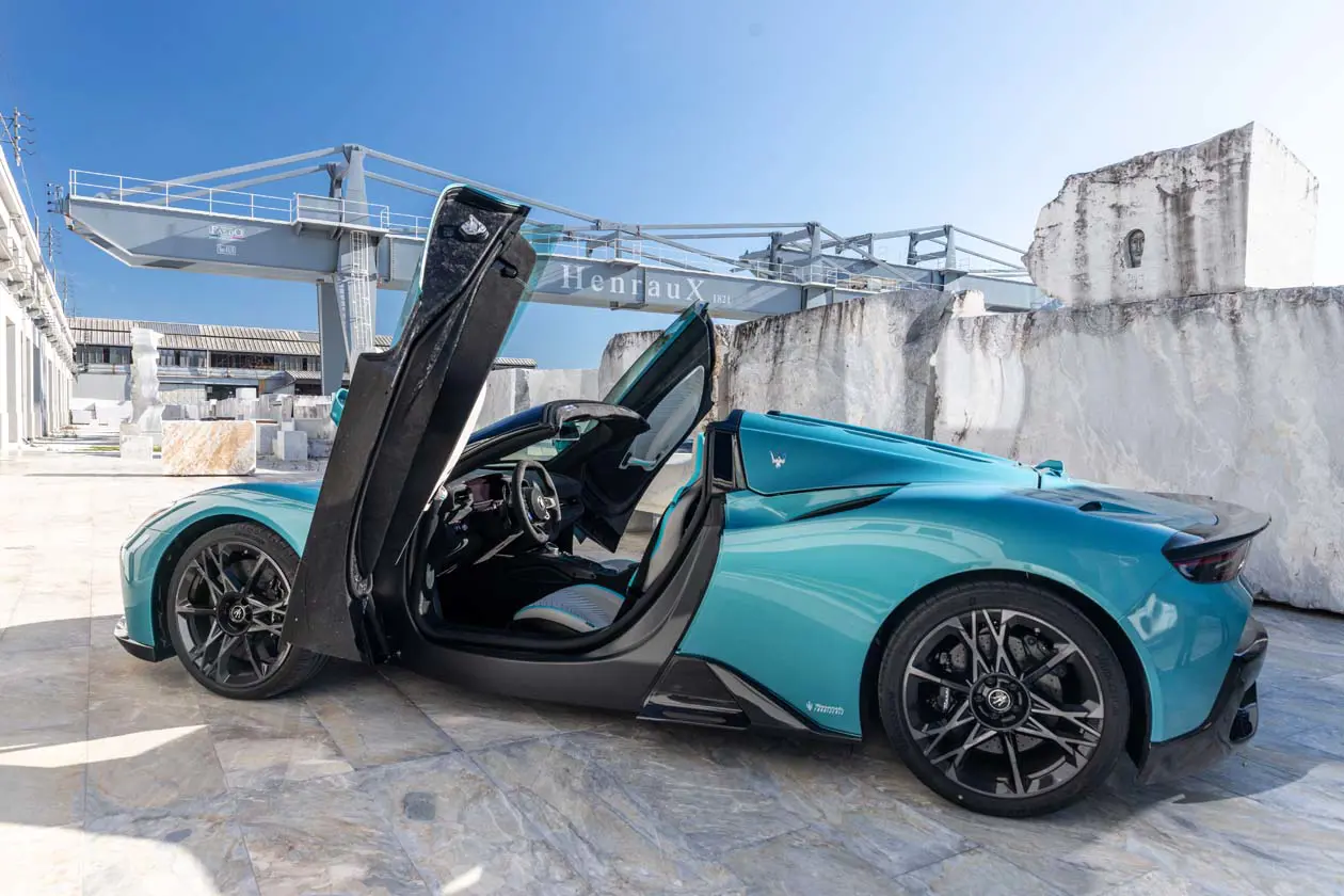 Maserati MCPURA, Int. Driving Experience, Atelier HENRAUX Copyright © Maserati