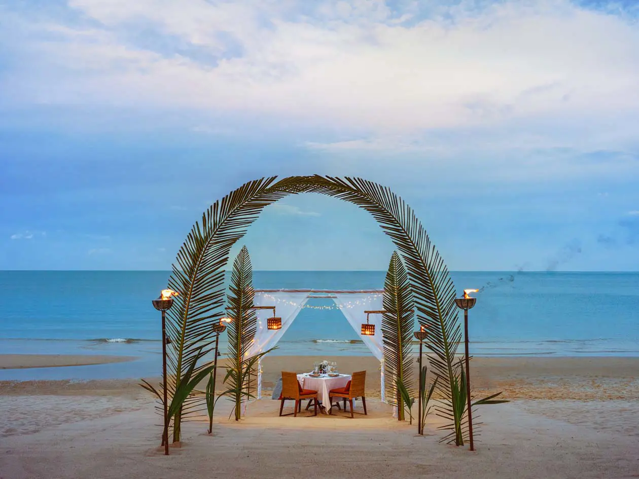 Anantara Rasananda Koh Phangan Villas, cena sulla spiaggia Foto: Copyright © Anantara