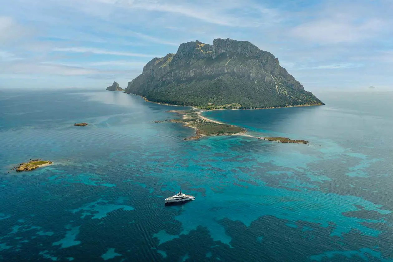 Acqua Chiara di Columbus Yachts - Exterior - landscape - credit Guerrieri Visual - Ufficio Stampa Gruppo Viken