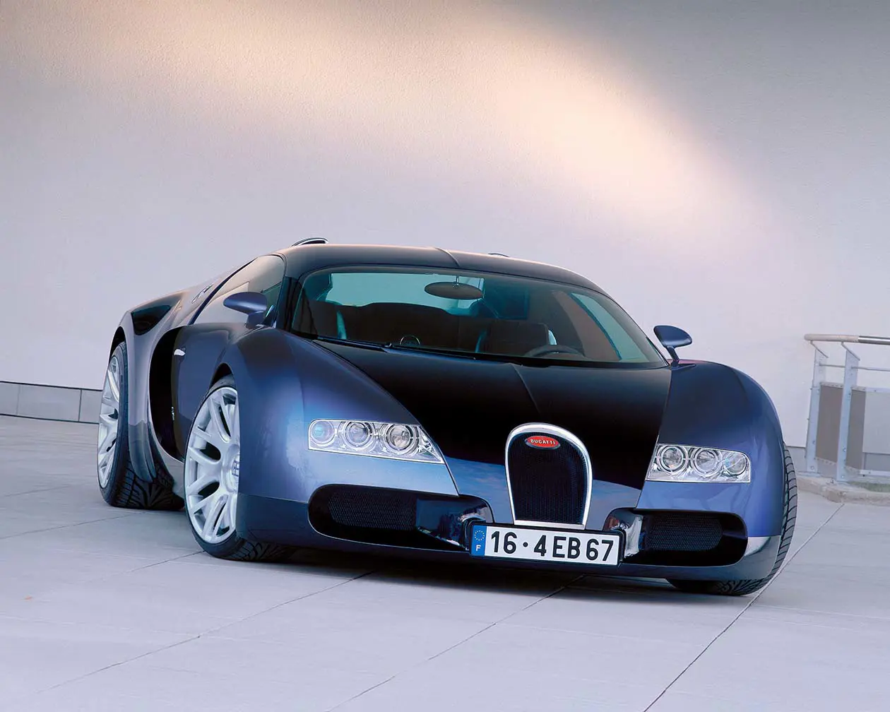La EB 18/4 Veyron, presentata a Tokyo nel 1999. Copyright © Bugatti