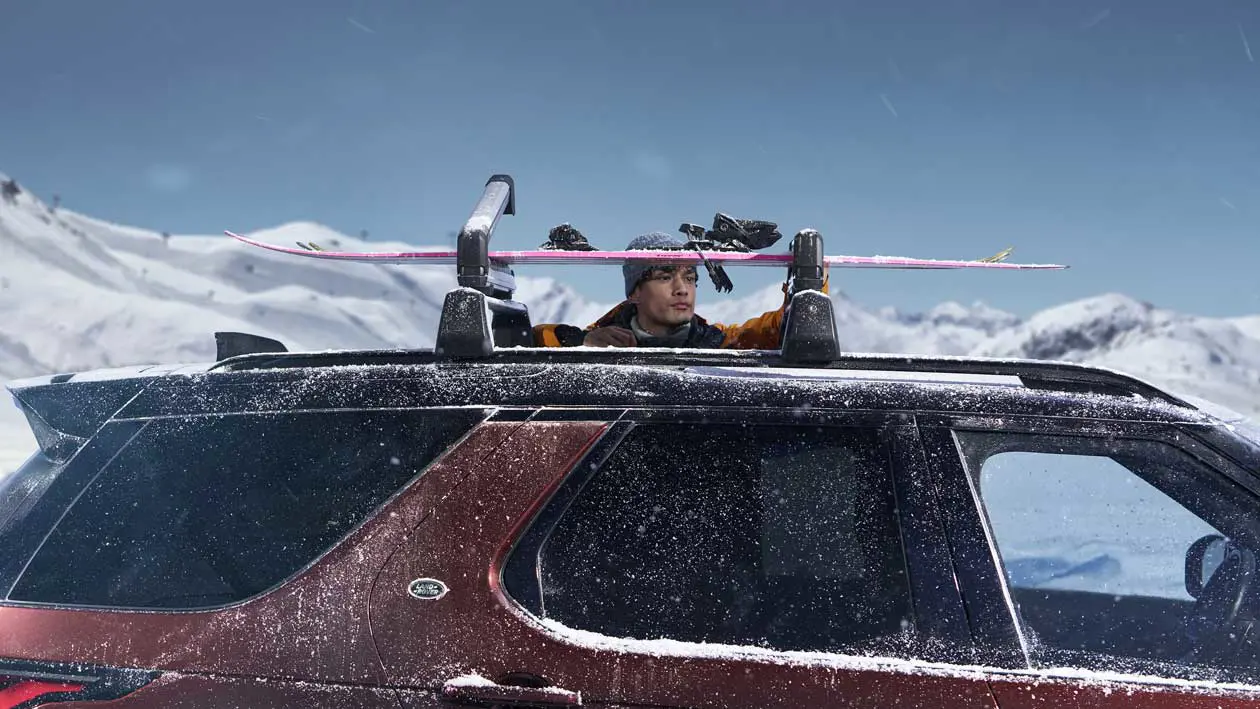Discovery Snow Days Pack Copyright © Land Rover