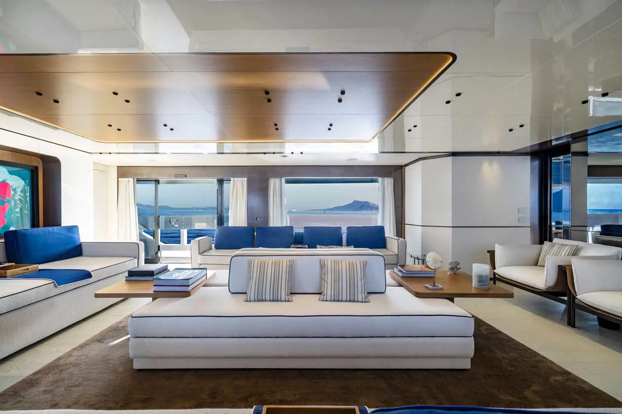 Acqua Chiara di Columbus Yachts - Salon main deck Interior - credit Giovanni Malgarini - Ufficio Stampa Gruppo Viken