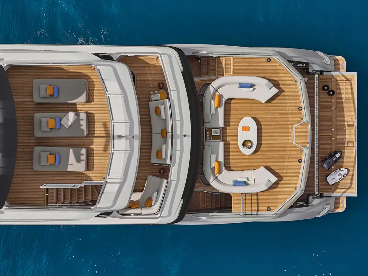 Azimut Grande Trideck, three decks + One. 