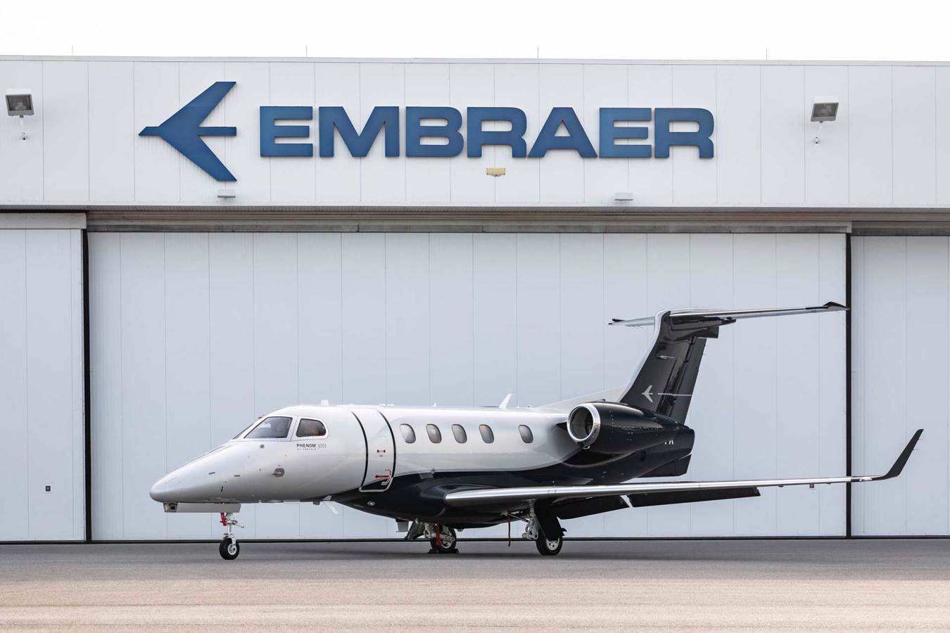 Phenom 300E by Embraer