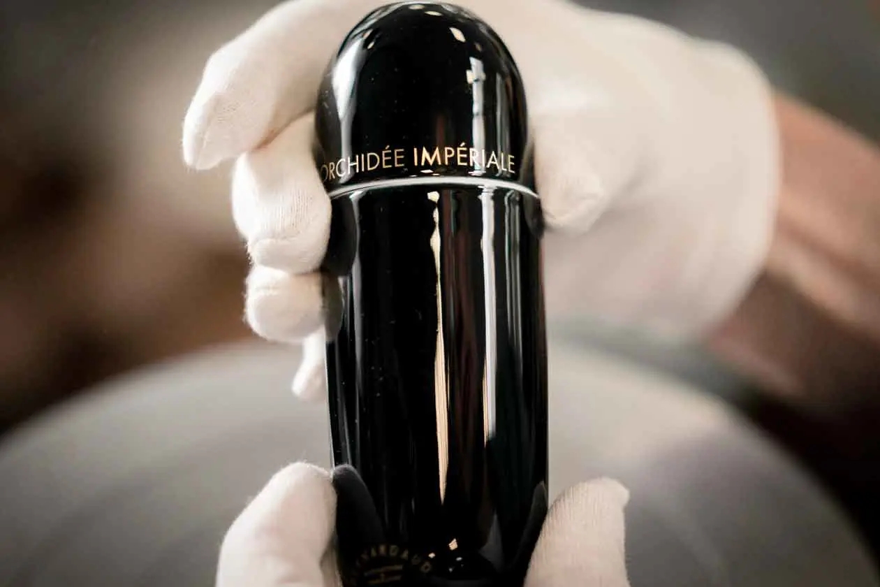 Orchidée Impériale Black Symbioserum di Guerlain