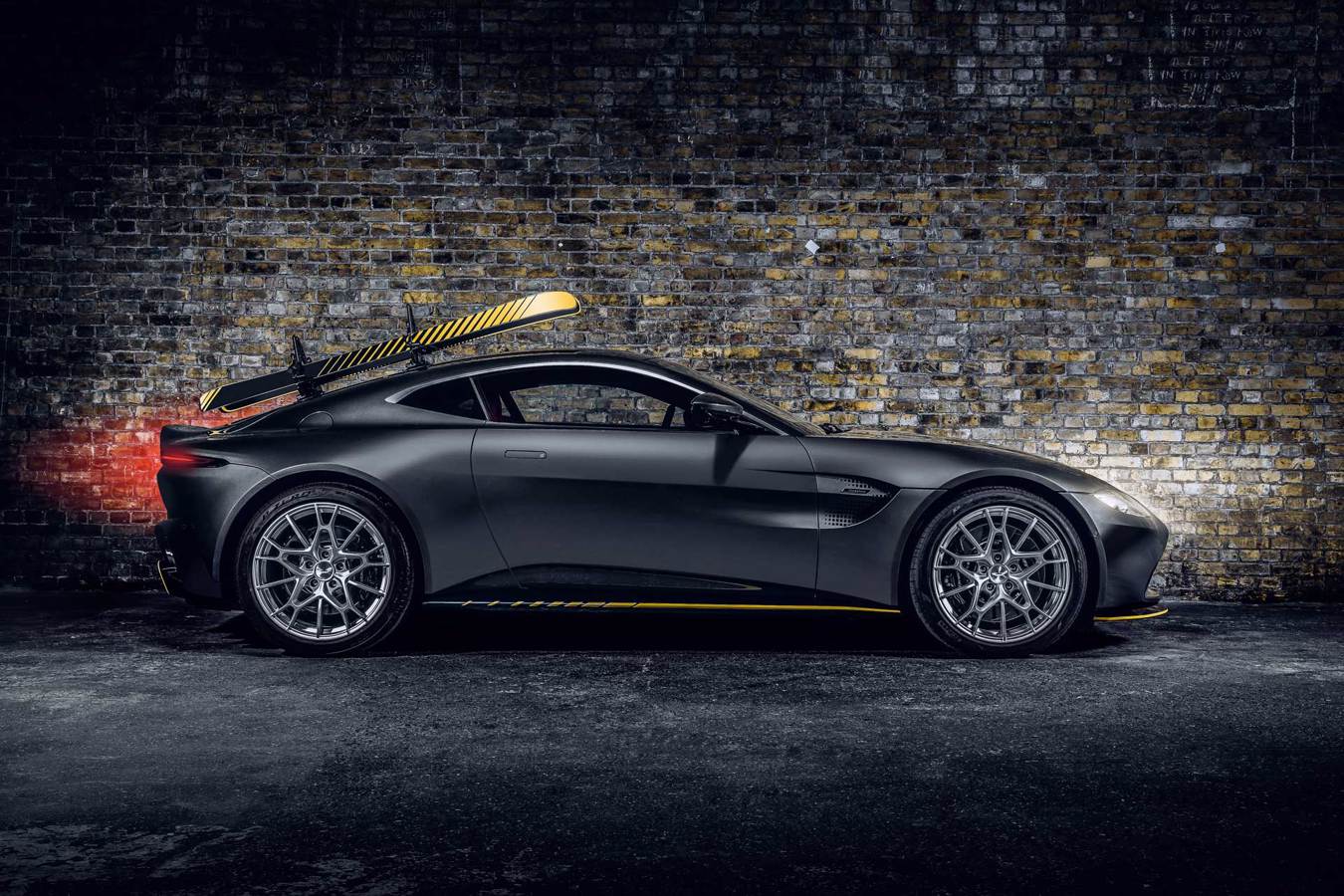 Aston Martin Vantage 007 Edition