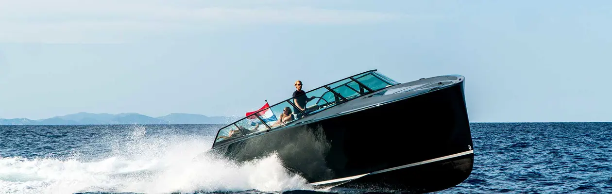 The California 52' XT: exclusive and classy