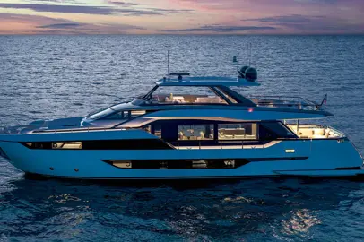 Ferretti Yachts 940