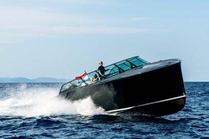 The California 52' XT: exclusive and classy