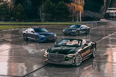 Three Bentleys inspired by Rembrandt, Vermeer and Van Gogh