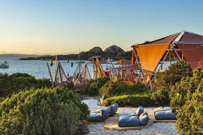 Beach Club experience at the 7Pines Resort in Baja Sardinia