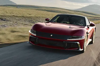Ferrari 12Cylinder Manual: 830 hp and return to the most authentic driving