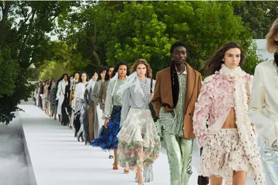 Tailoring, transparencies and movement in Dior's women's ready-to-wear collection for the summer