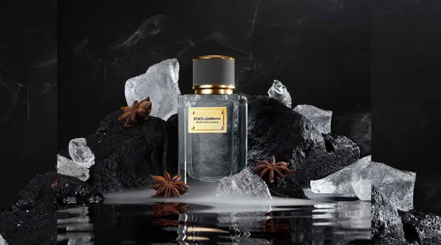 The hypnotic fragrance Velvet Crystal Smoke