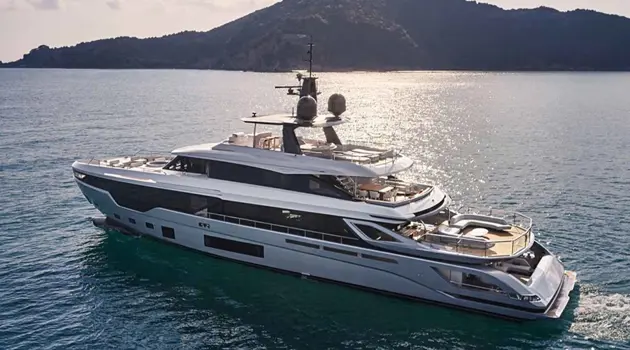 Azimut Grande Trideck wins 2022 Miami Innovation Award