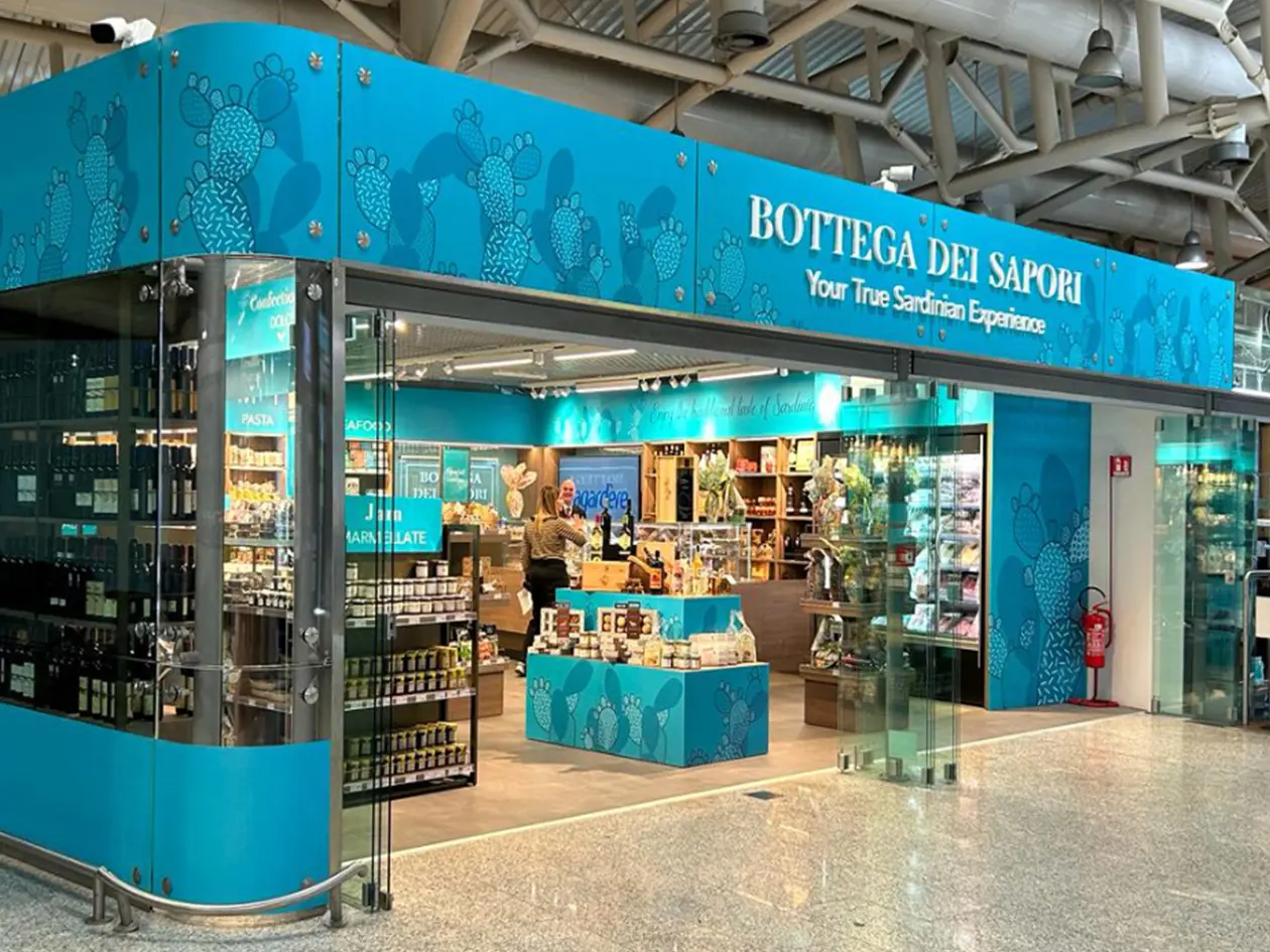 Bottega dei sapori all'Aeroporto di Cagliari. Foto: Copyright ©© Ufficio Stampa Lagardere Travel Retail