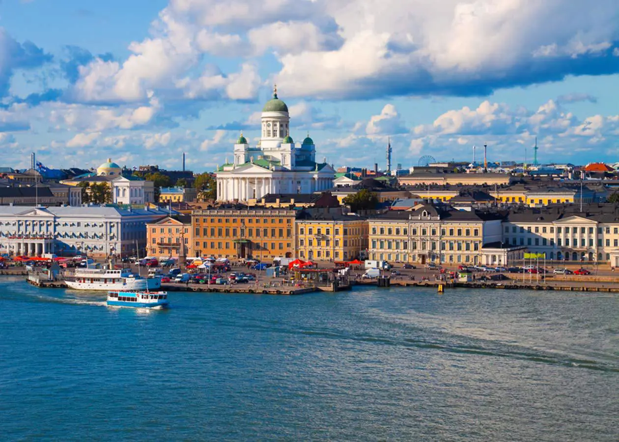 Helsinki: Copyright © Sisterscom.com / Shutterstock 