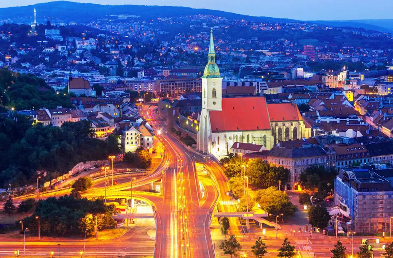 Cattedrale di San Martino a Bratislava. Foto: Sisiterscom.com, Shutterstock