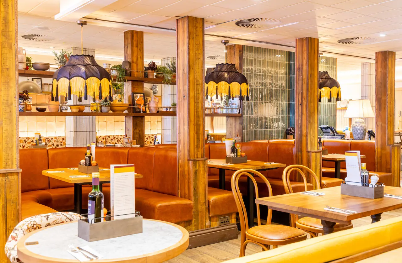 Terracotta all'aeroporto East Midlands. Foto: Copyright © Ufficio stampa&nbsp;Avolta