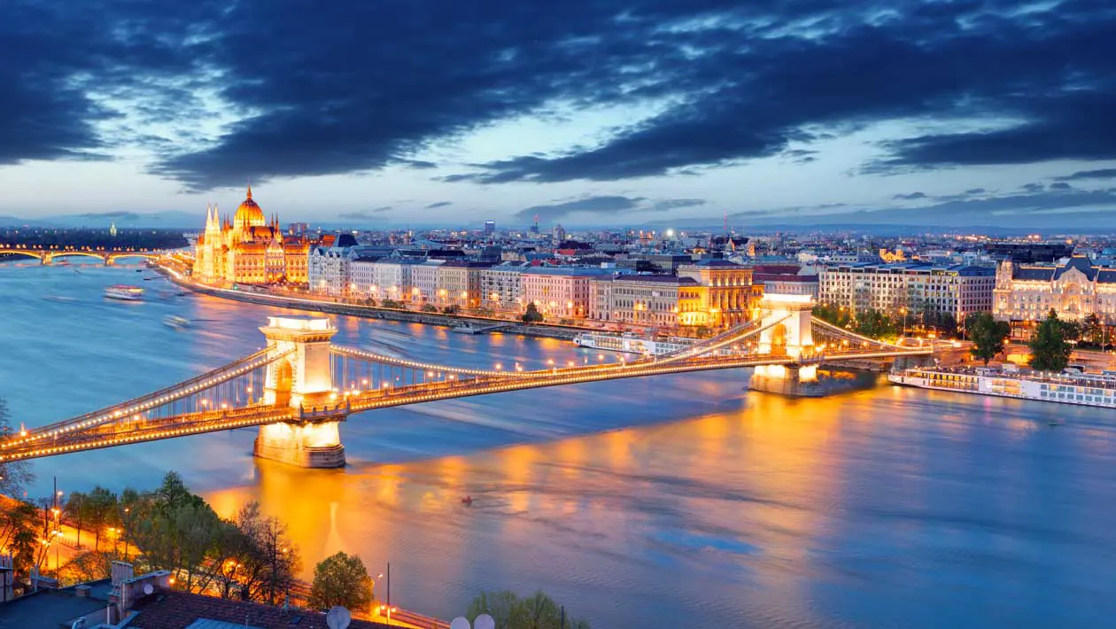 Budapest.&nbsp;Foto: Copyright © Sisterscom.com /&nbsp;Depositphotos