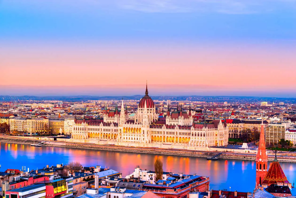 Budapest Foto: Copyright © Sisterscom.com / Depositphotos