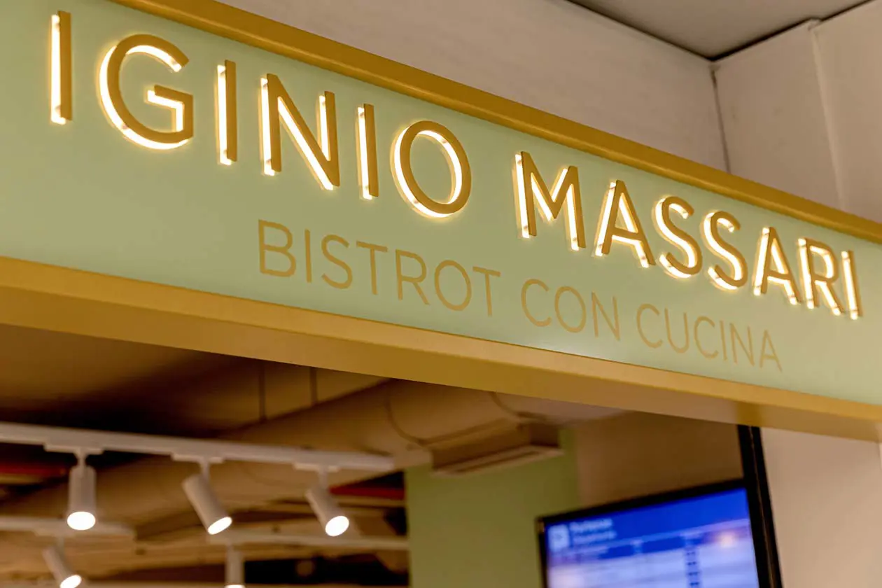 Bistrot Igino Massari all'aeroporto di Milano Linate - Area Partenze - Piano terreno - Oltre i filtri di sicurezza. Foto: Copyright ©&nbsp;Ufficio Stampa SEA