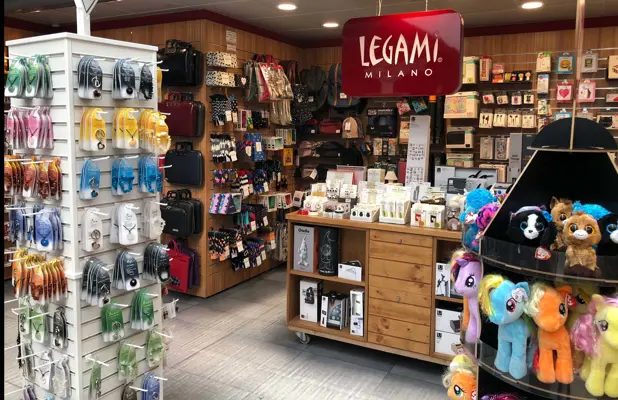 Shopping in aeroporto: Legami