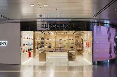 Qatar Duty Free launches a Burberry boutique with a brand-new luxury design concept