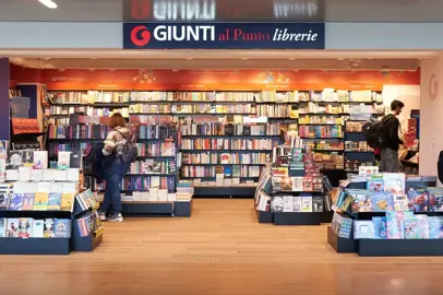 Giunti al Punto bookshop at Verona airport