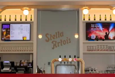 Café Artois opens at Brussels Airport