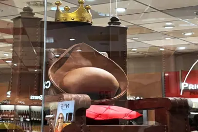 Chocolate artwork at Bologna airport