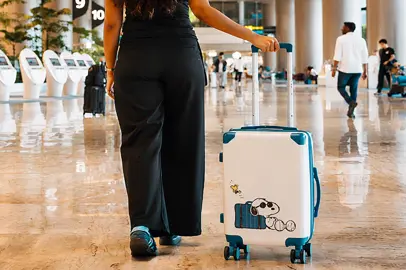 Snoopy and the Peanuts arrive at Changi Airport