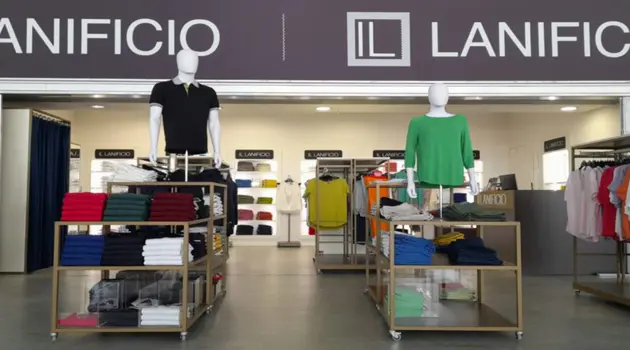 "Il lanificio" atterra all'aeroporto di Ancona