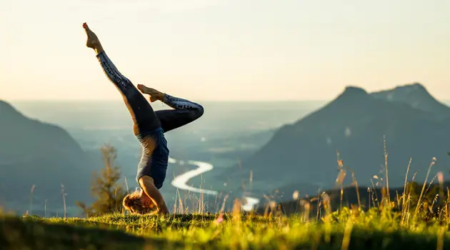 Yoga holidays in the Alps: 10 addresses among woods, spas and Dolomite panoramas