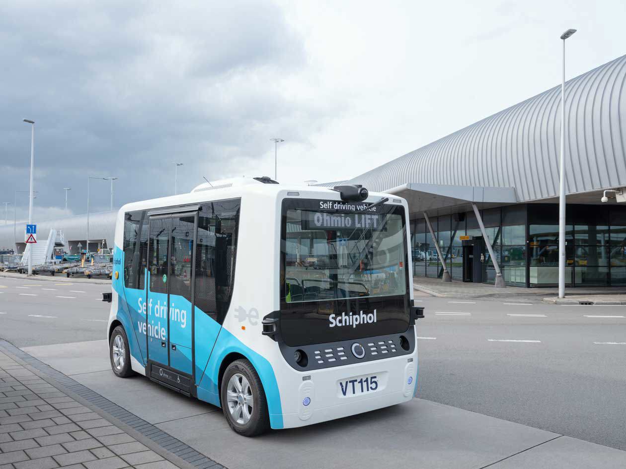Fotografie voor Schiphol. - Ohmio Vehicle, self driving vehicle. - PHOTO AND COPYRIGHT ROGER CREMERS