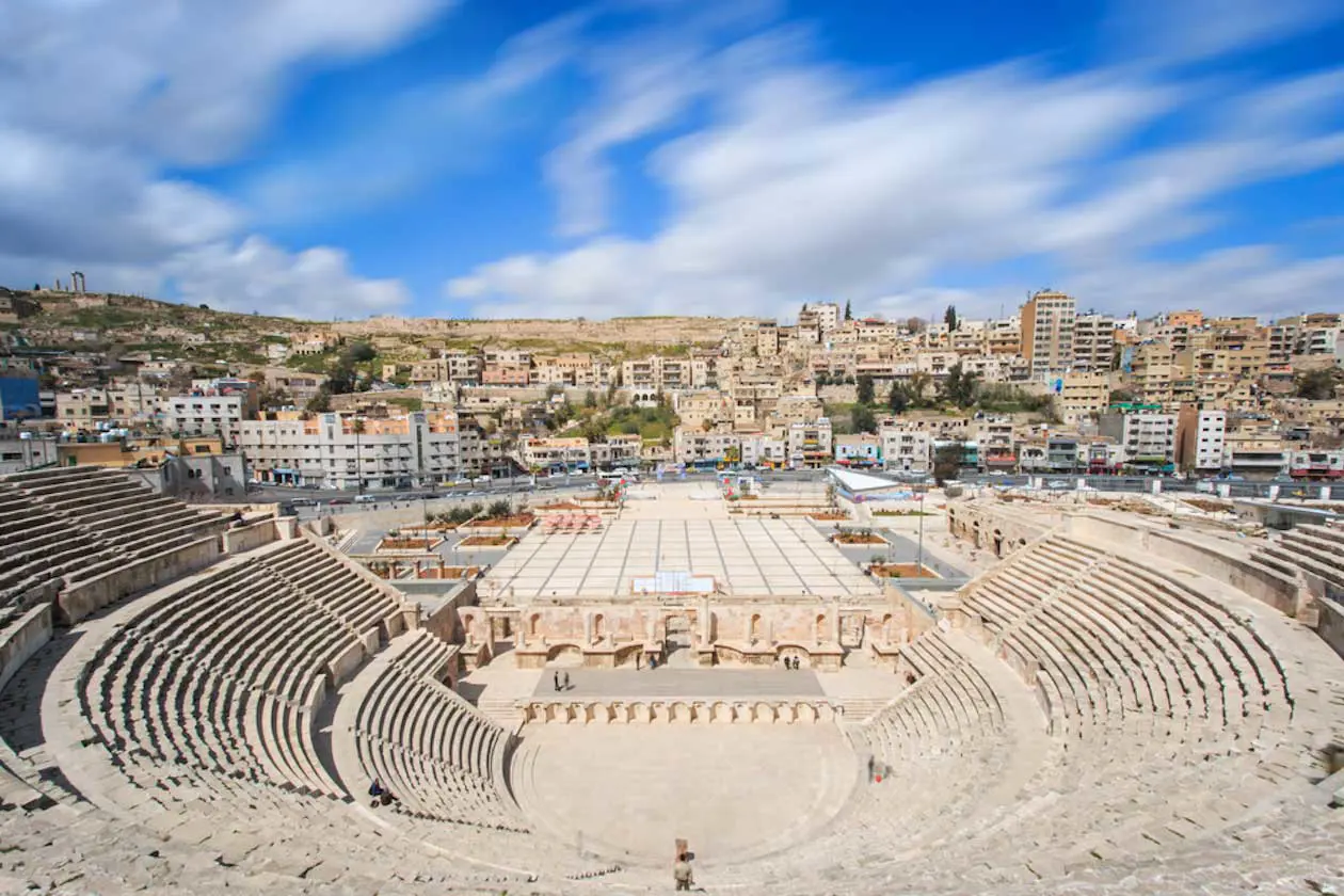 Amman. Copyright © Sisterscom.com / Shutterstock.