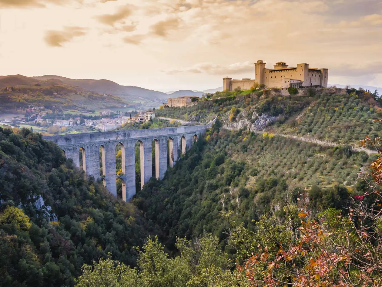 Rocca Albornoziana di Spoleto Foto: Copyright © Sisterscom.com | Depositphotos
