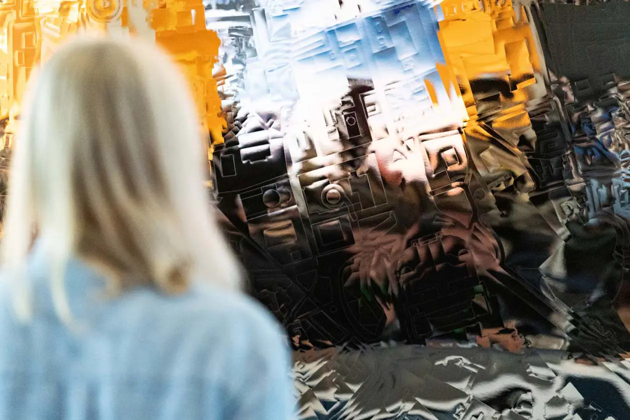 Aeroporto di Fiumicino, installazione “Un ritratto di chiunque a Roma” di Daniele Sigalot Foto: Copyright © Ufficio Stampa ADR