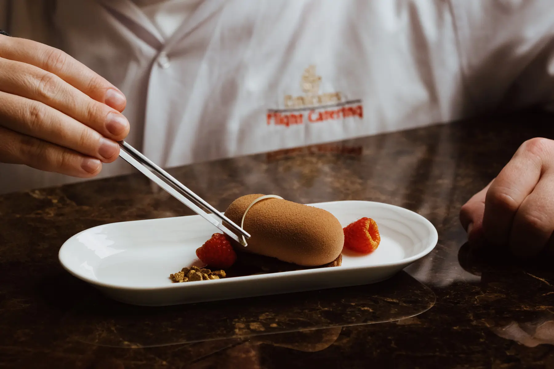 Emirates Business Class chocolate dessert Copyright © Emirates Airlines /&nbsp;The Emirates Group